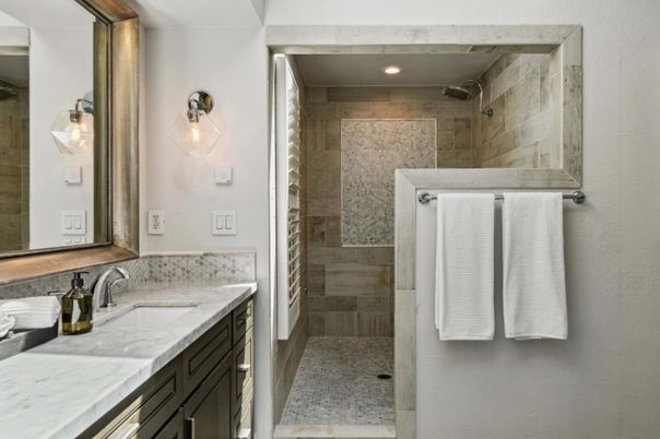 Bathroom, Interior, Recessed Lighting
