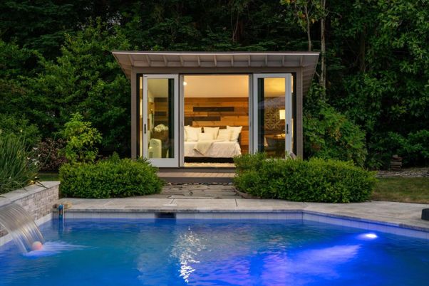 Exterior, Pool