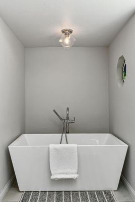 Bathroom, Free Standing Baths, Interior