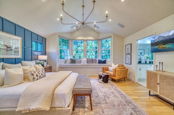 Bedroom, Chandelier, Interior, Pendant Lights, Recessed Lighting, Wood Texture Flooring