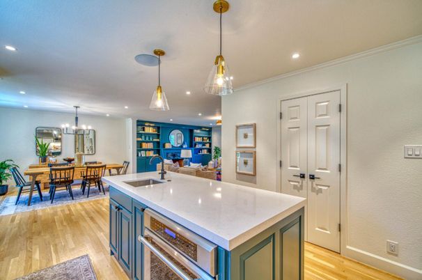 Chandelier, Dining room, Interior, Kitchen, Pendant Lights, Recessed Lighting, Wood Texture Flooring