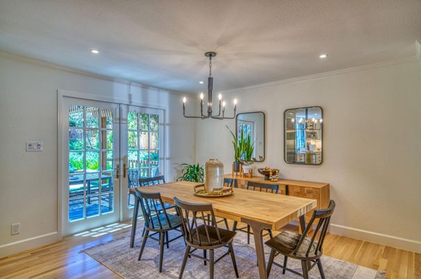 Chandelier, Dining room, Interior, Recessed Lighting, Wood Texture Flooring