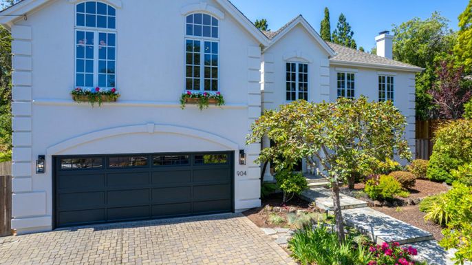 Attached, Exterior, Facade, French Provincial