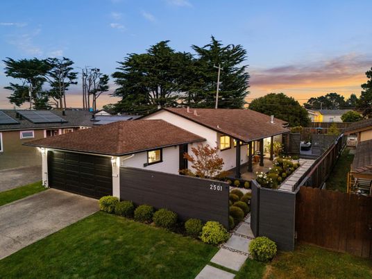 Attached, Exterior, Facade, Solar Panels, Modern