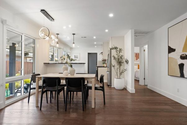 Dining room, Interior, Kitchen, Pendant Lights, Recessed Lighting, Wood Texture Flooring