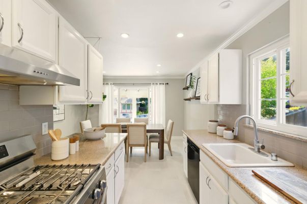 Dining room, Interior, Kitchen, Recessed Lighting, Stainless Steel Appliances