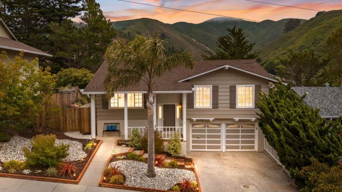 Attached, Exterior, Facade, Raised Ranch