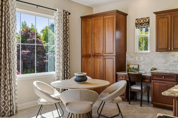 Dining room, Interior