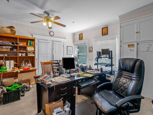 Home Office, Interior