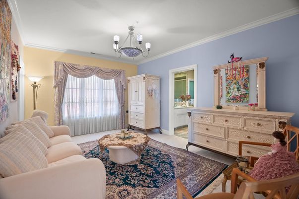 Chandelier, Interior, Living room