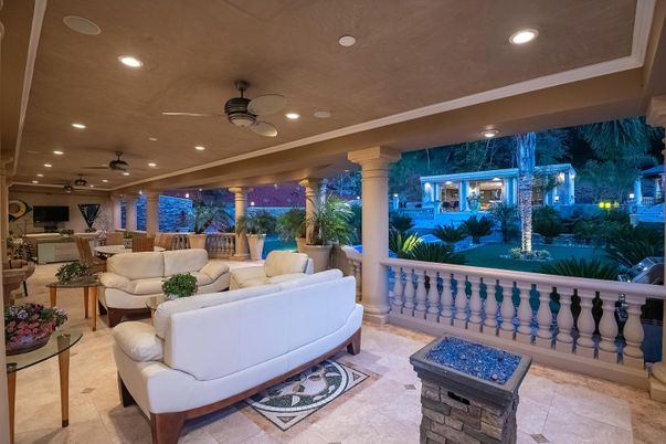 Exterior, Living room, Recessed Lighting