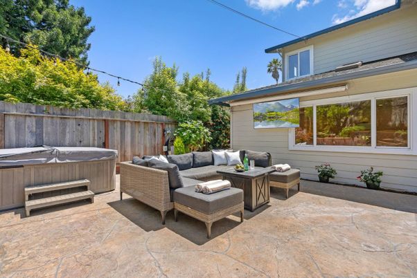 Exterior, Hot Tub
