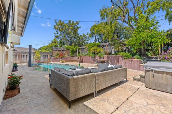 Exterior, Hot Tub, Pool