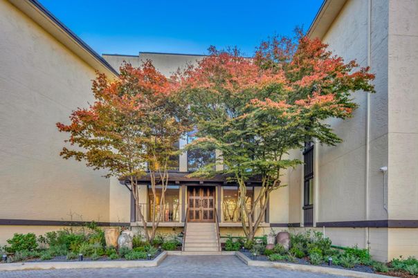 Exterior, Facade, None