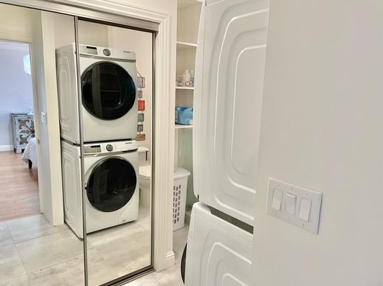 Interior, Utility Closets, Washer, Wood Texture Flooring