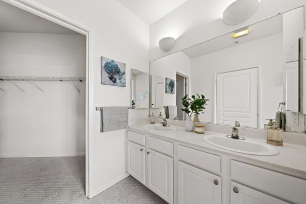 Bathroom, Dual Sink Vanities, Interior
