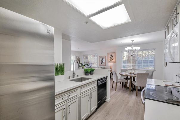 Chandelier, Dining room, Interior, Kitchen, Wood Texture Flooring