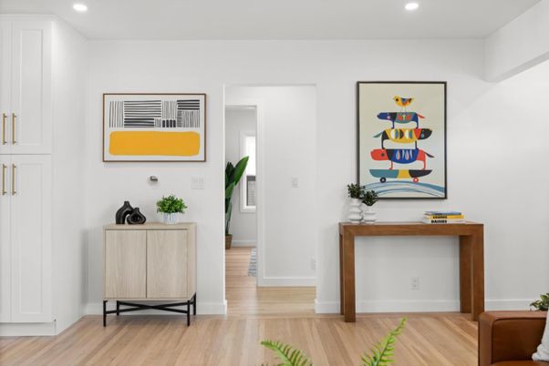 Interior, Recessed Lighting, Wood Texture Flooring