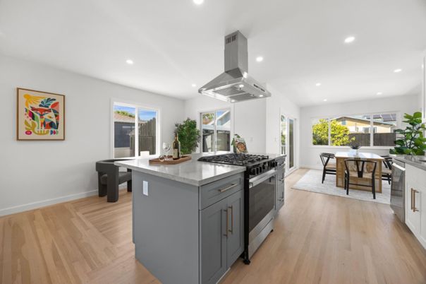 Dining room, Interior, Kitchen, Recessed Lighting, Wood Texture Flooring