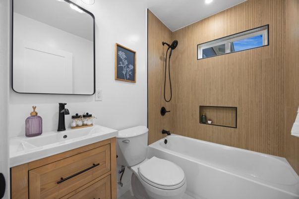 Bathroom, Interior, Recessed Lighting