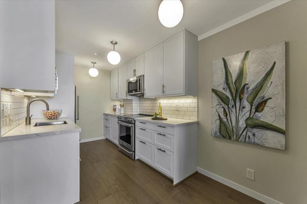 Interior, Kitchen, Pendant Lights, Wood Texture Flooring