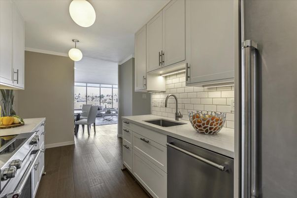 Dining room, Interior, Kitchen, Pendant Lights, Stainless Steel Appliances, Wood Texture Flooring