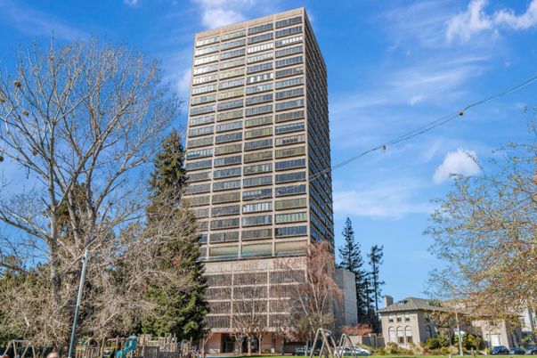 Exterior, Facade, Highrise