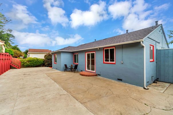 Backyard, Detached Garage, Exterior