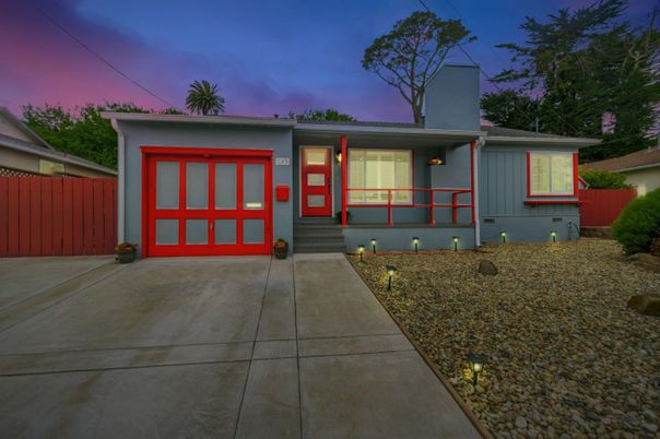 Backyard, Exterior, Facade, Ranch