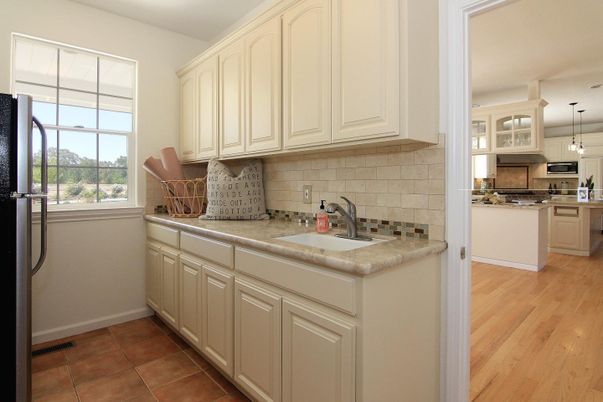 Interior, Kitchen, Pendant Lights, Wood Texture Flooring