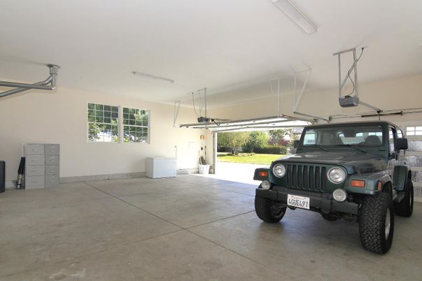 Garage, Interior