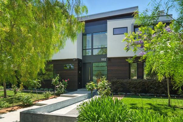 Backyard, Exterior, Facade, Modern