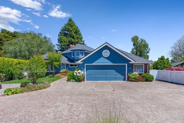 Attached, Exterior, Facade, Ranch