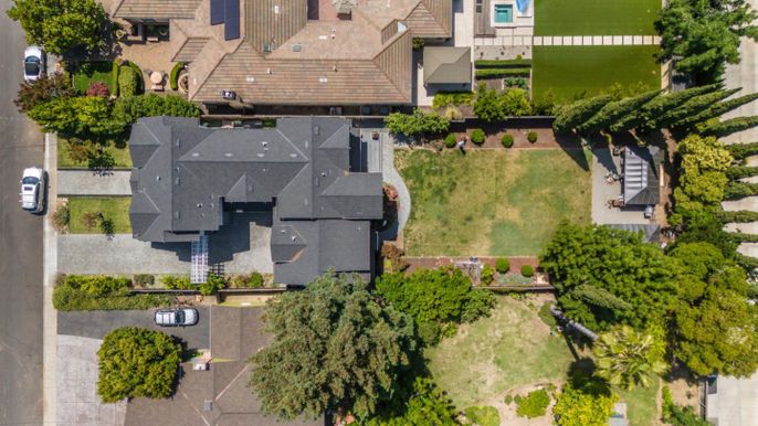 Exterior, Drone