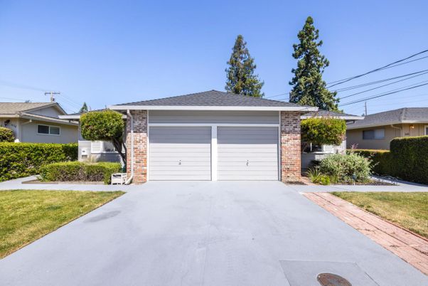 Detached Garage, Exterior