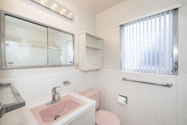 Bathroom, Interior, Tile Countertops