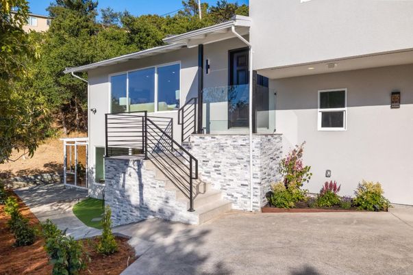 Exterior, Facade, Modern