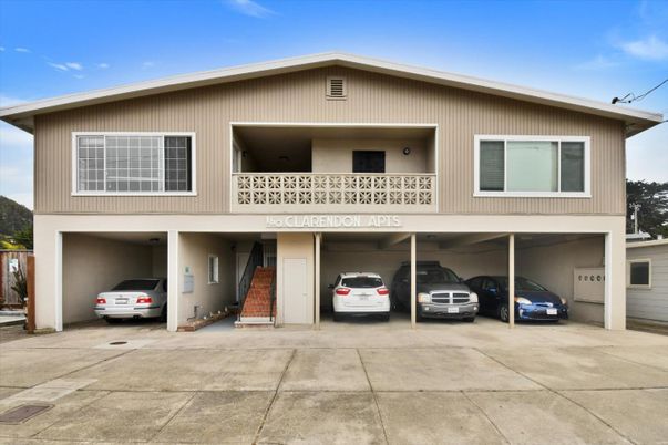 Attached, Exterior, Facade, Raised Ranch