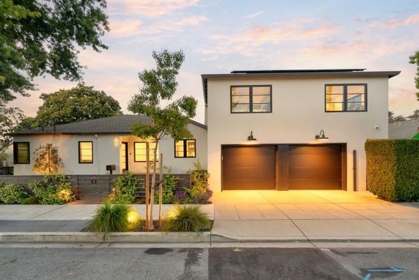 Attached, Exterior, Facade, Modern