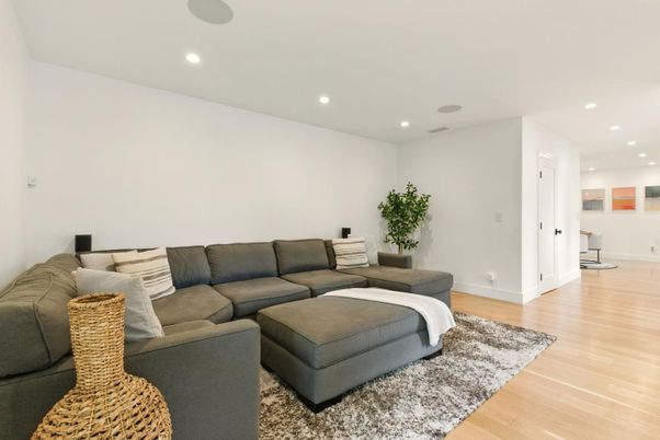 Interior, Living room, Recessed Lighting, Wood Texture Flooring