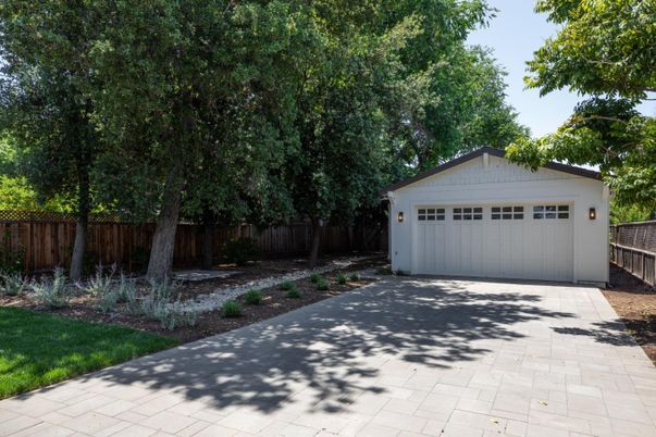 Detached Garage, Exterior