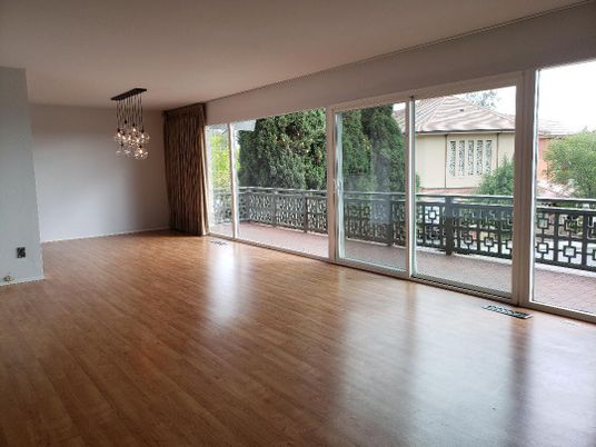 Empty room, Interior, Pendant Lights, Wood Texture Flooring