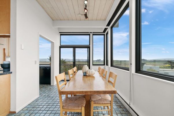Dining room, Interior, Water