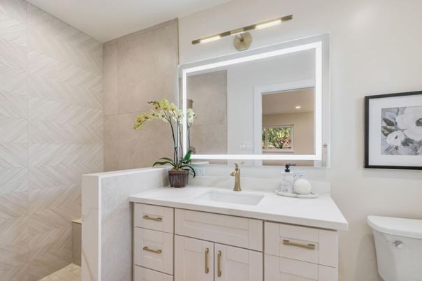 Bathroom, Interior, Recessed Lighting