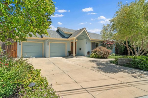 Attached, Exterior, Facade, Ranch