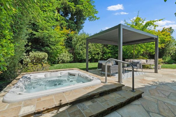 Exterior, Hot Tub