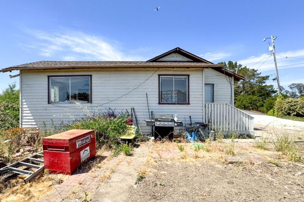 Backyard, Detached Garage, Exterior