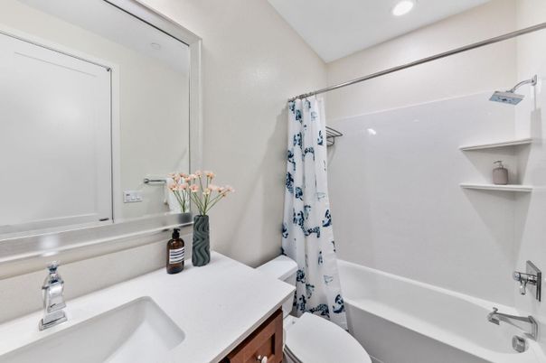 Bathroom, Interior, Recessed Lighting