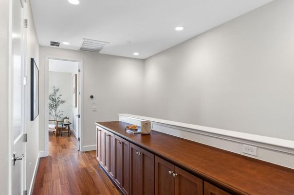 Interior, Recessed Lighting, Wood Texture Flooring