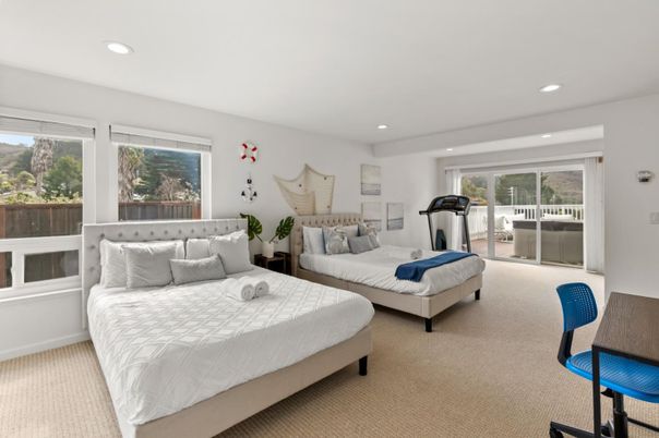 Bedroom, Fitness Equipment, Interior, Recessed Lighting